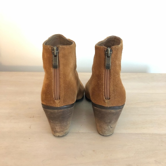 Vince Camuto Graysen Suede Ankle boots - Picture 2 of 8